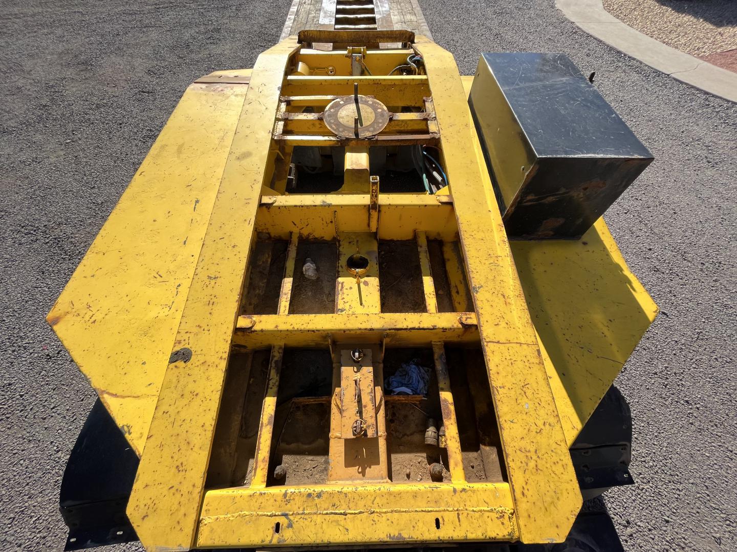 ./imagenes/INVOICE/2019/17451/LOWBOY TRAIL KING TK120HDG (40).JPG